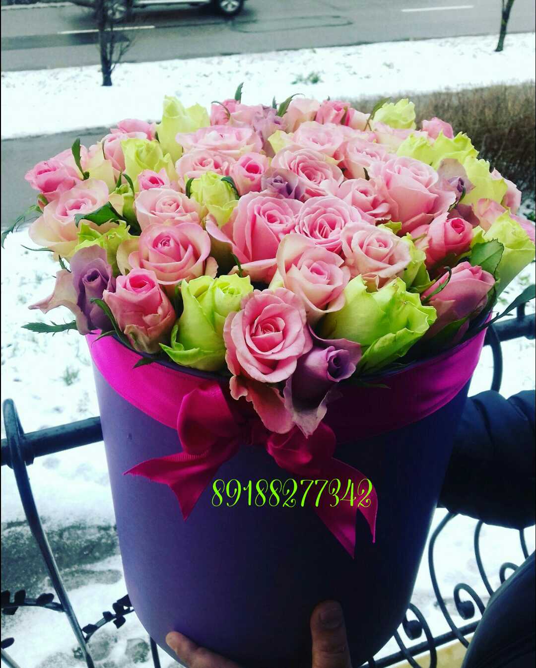 Коробка с 25 розами