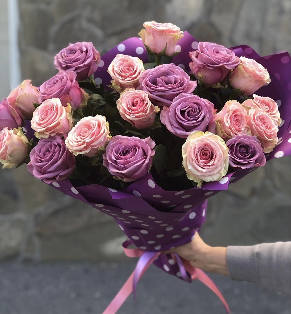 Скромная улыбка