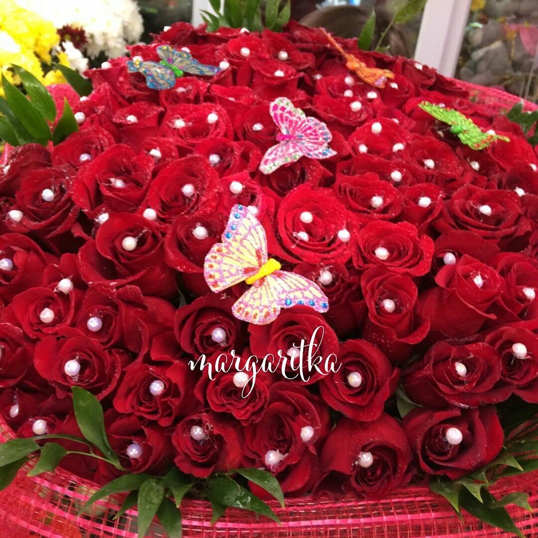 Букет из 101 красной розы 