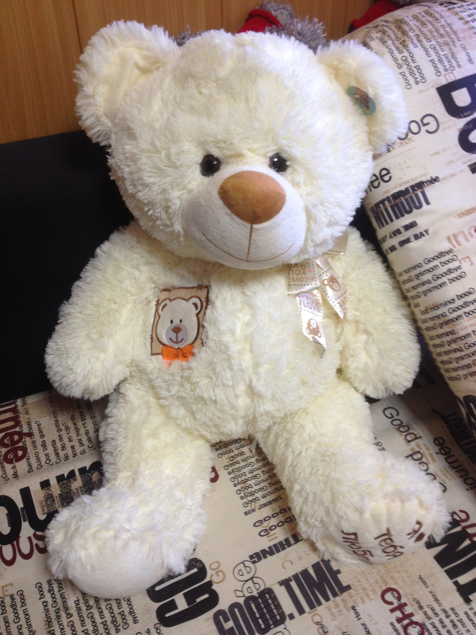 Белый мишка с  шарфиком