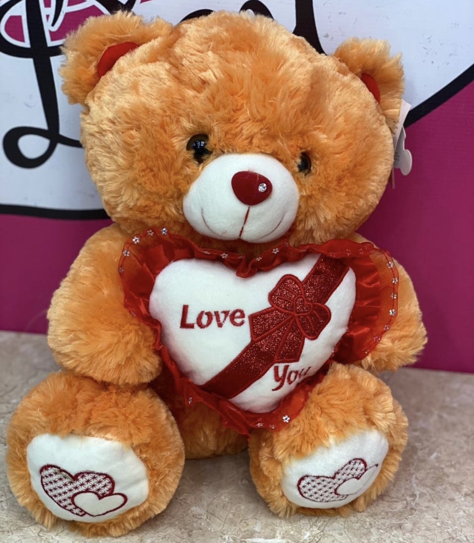 Рыжий мишка с сердцем